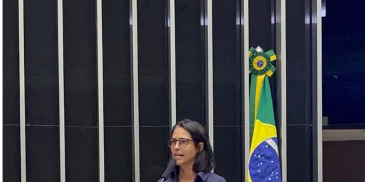 Carol Fleury participou de homenagem à equipe goiana que realizou separação de gêmeas siamesas