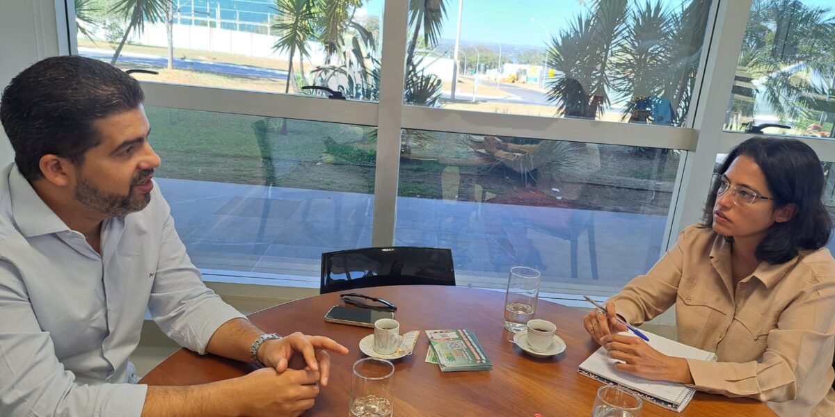 Associação Comercial de Valparaíso apresenta novos produtos à secretaria do Entorno