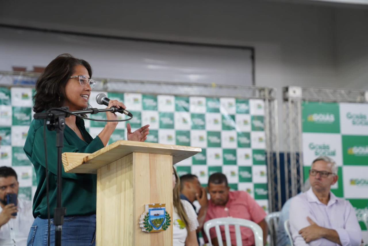 Secretária Caroline Fleury percorre municípios do Entorno levando benefícios e captando as demandas da população. Foto: Edgard Soares