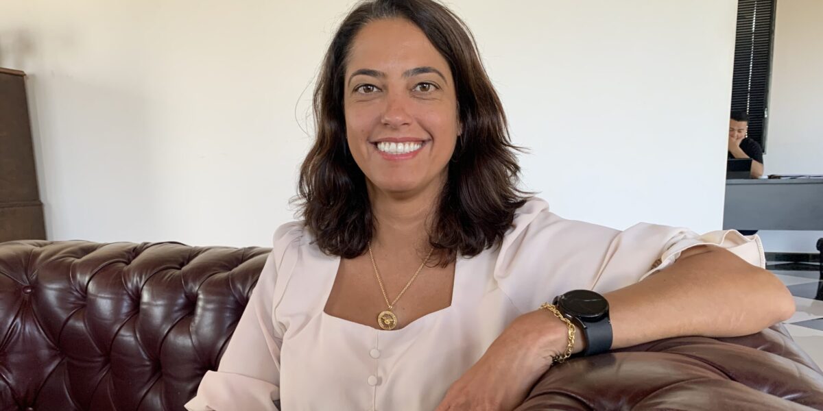 Caroline Fleury parabeniza eleitos e destaca presença feminina nas eleições