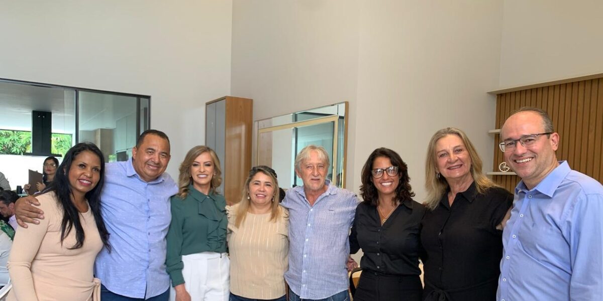 Secretária do Entorno recebe Prêmio Mérito Destaque da ACING