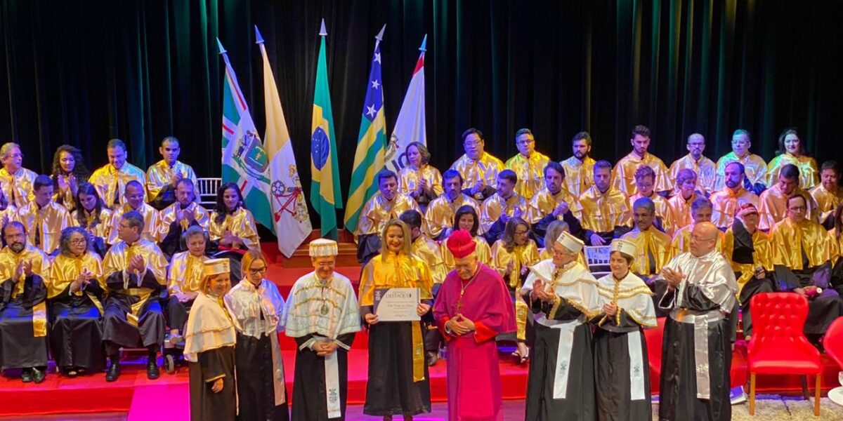 Superintendente da Escola de Saúde de Goiás recebe título de Liderança Destaque 2019