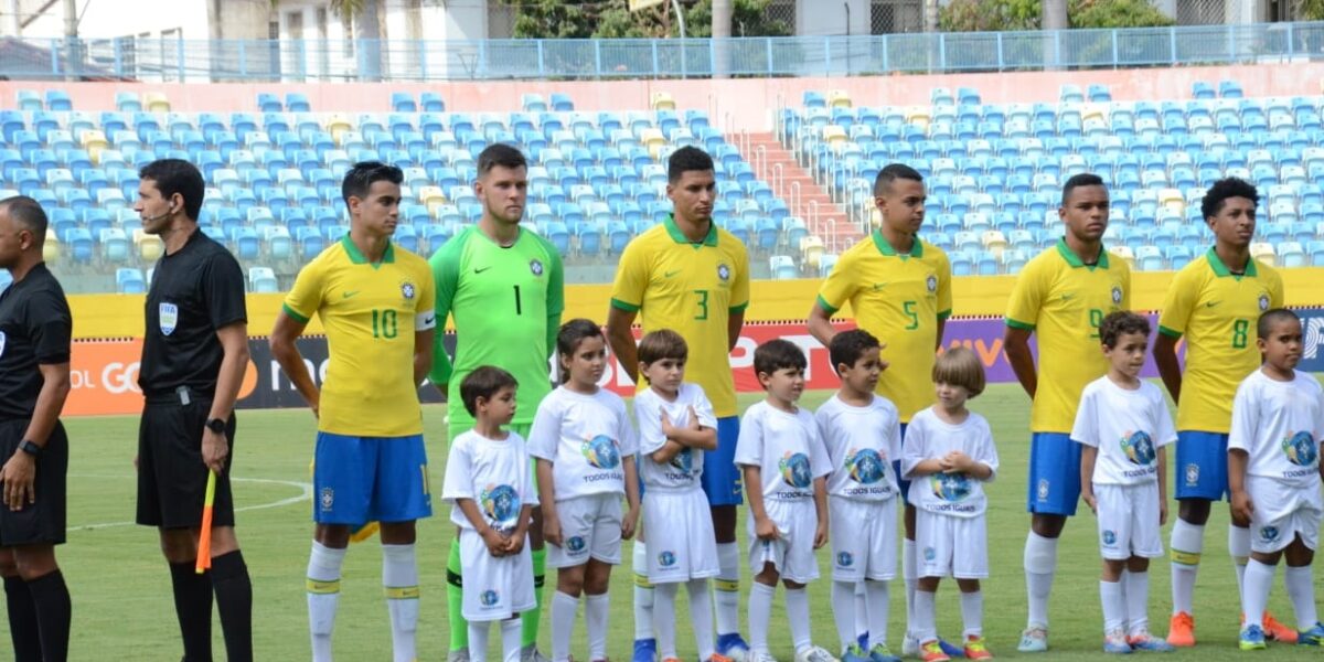 Brasil vira sobre o Chile no estádio Olímpico