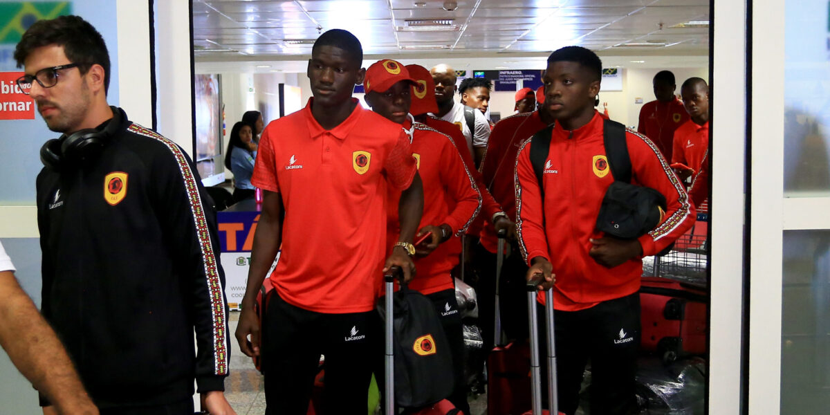 Seleção da Angola é a primeira a desembarcar em Goiânia para a Copa do Mundo Sub-17