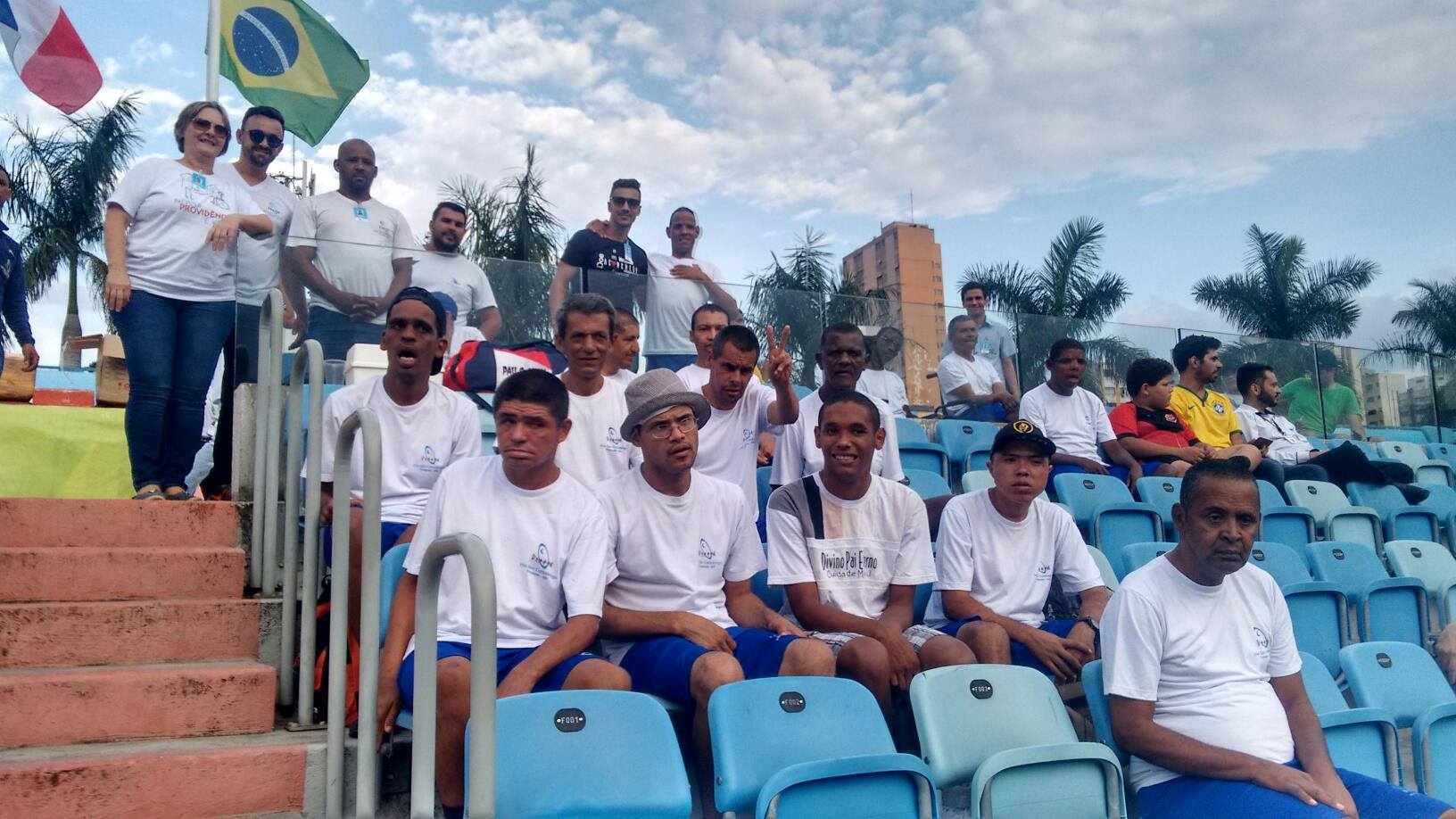 Pacientes da Vila São Cottolengo vibram com goleada no último dia da Copa do Mundo Sub-17 em Goiânia