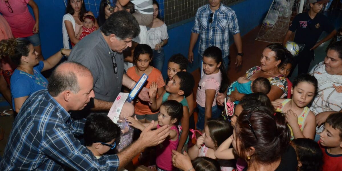 Integrantes da Seel representam Governador Ronaldo Caiado no Natal do bem