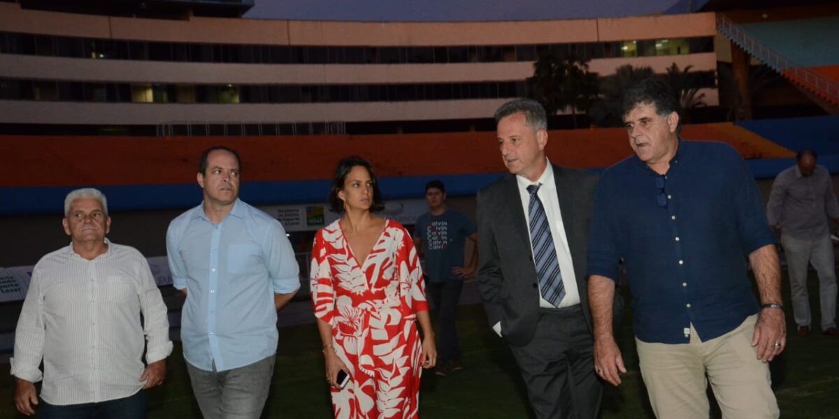 Rodolfo Landim, presidente do Flamengo, faz visita ao Estádio Serra Dourada