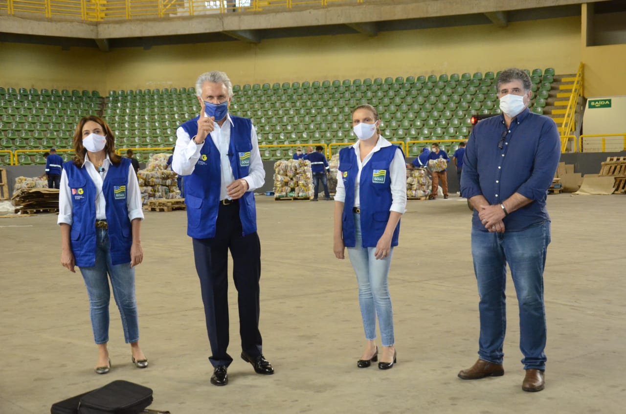 Governador Ronaldo Caiado visita Goiânia Arena e exalta trabalho, após mais de três mil toneladas de alimentos distribuídas