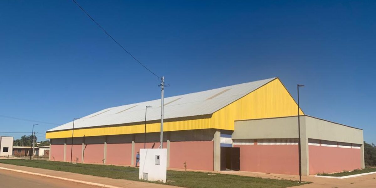 Governo de Goiás conclui obras do Ginásio de Esportes de Vila Propício