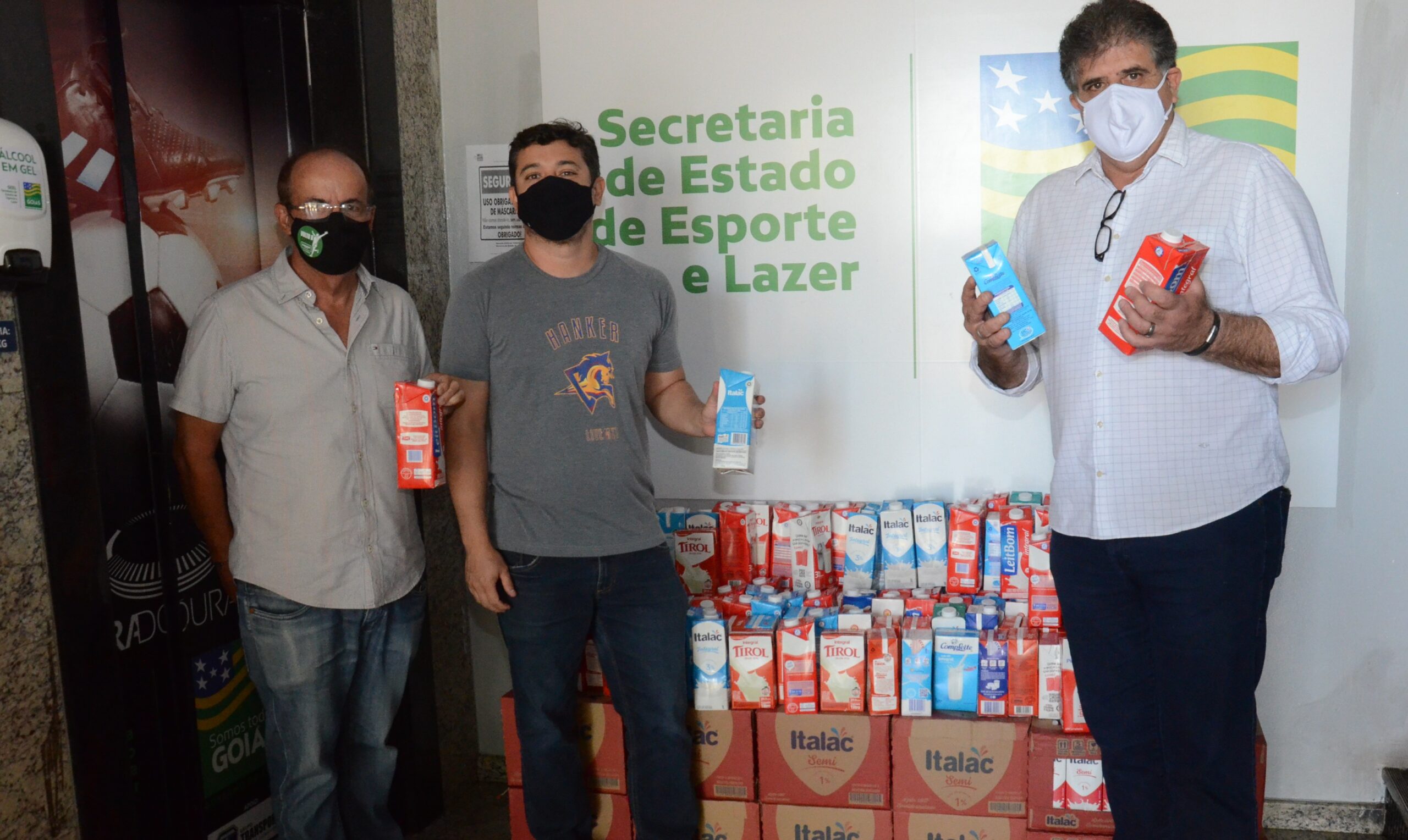 Seel arrecada 700 litros de leite com inscrições para o Volta a Correr Unimed, no Autódromo de Goiânia
