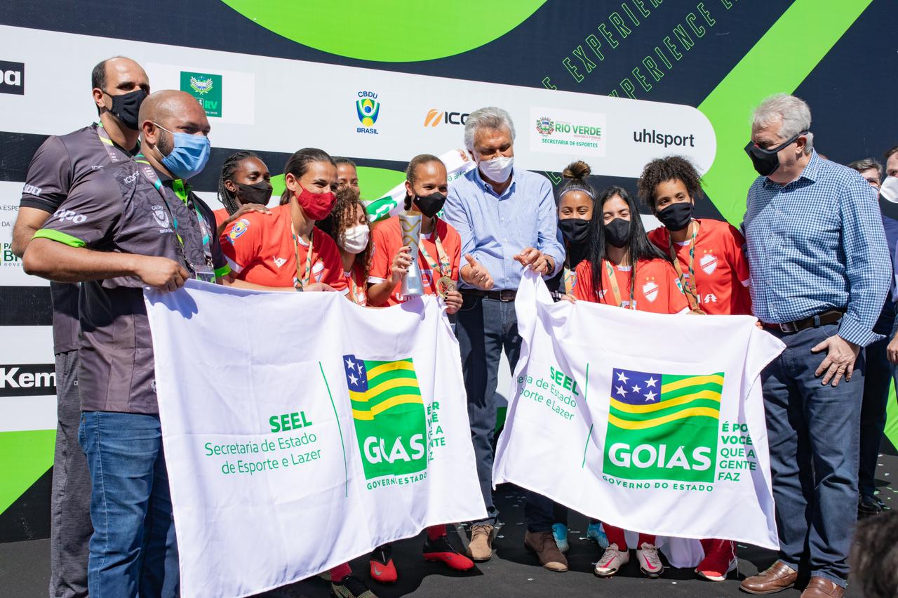 Com apoio do Governo de Goiás, Vila Nova/Universo vence JUB´s Futebol no masculino e no feminino