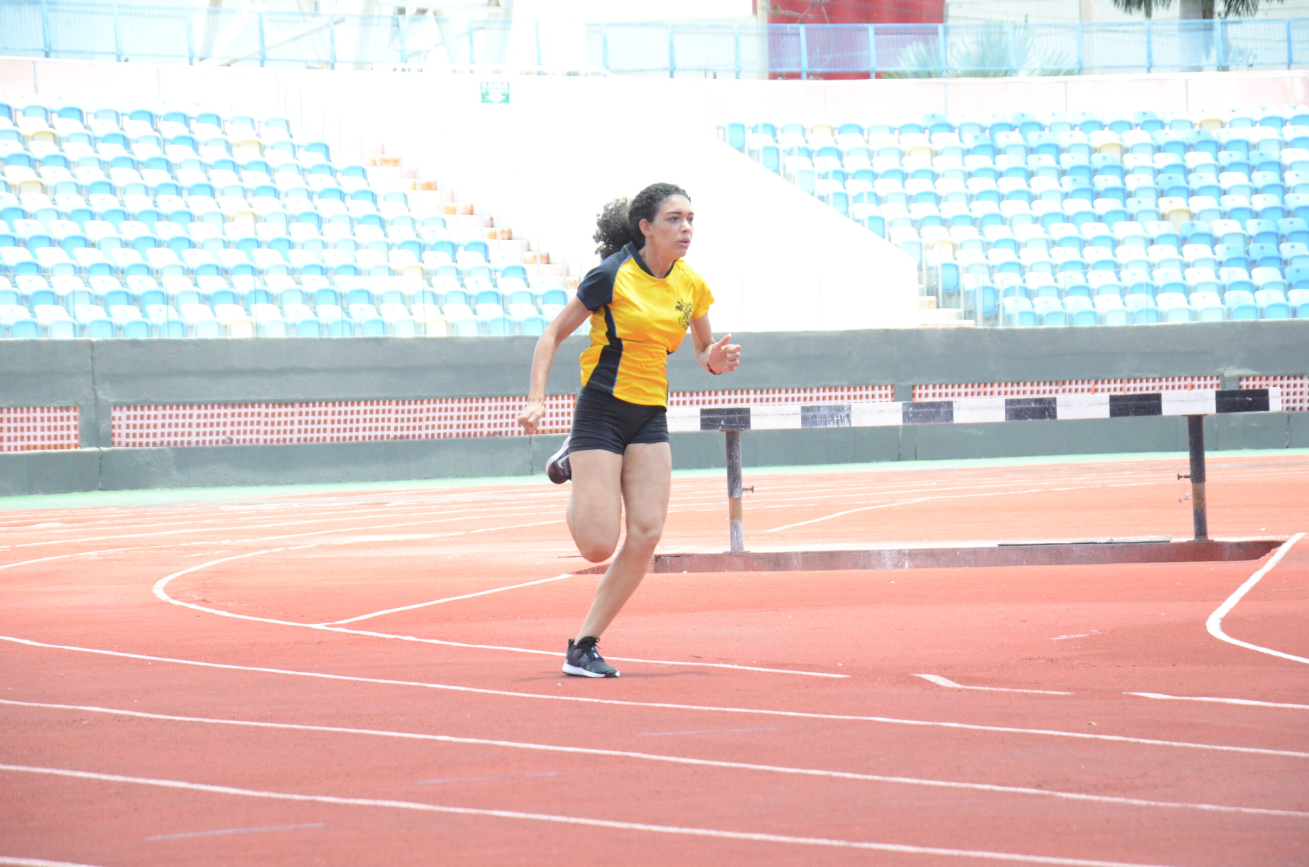 Apoiada pelo Governo de Goiás, Lindsey Lopes alcança liderança do ranking nacional sub-20 nos 800 metros
