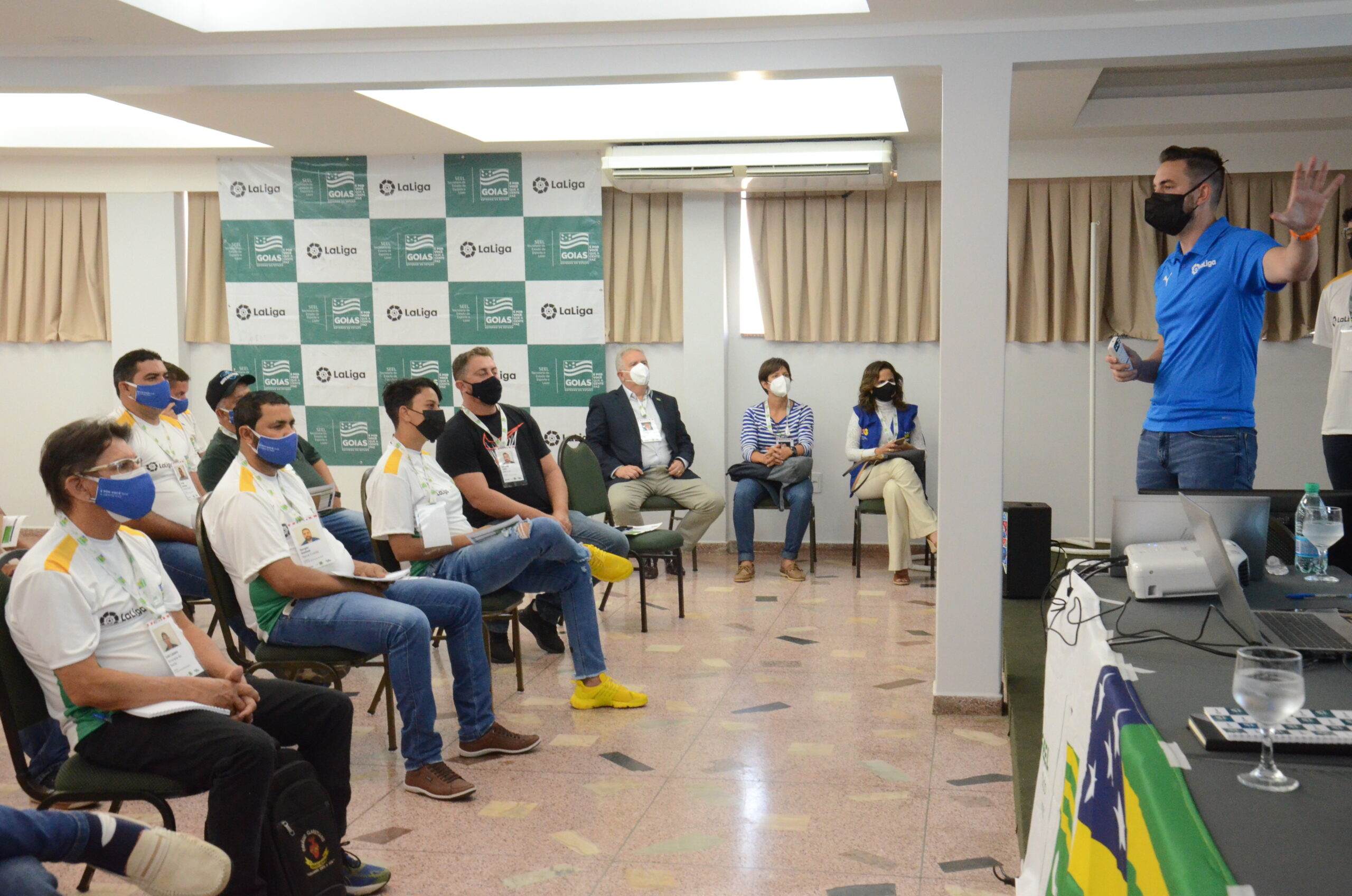 Professores de 23 cidades realizam Curso de Formação e Capacitação para atuarem em projetos esportivos do Governo de Goiás, em parceria com a La Liga