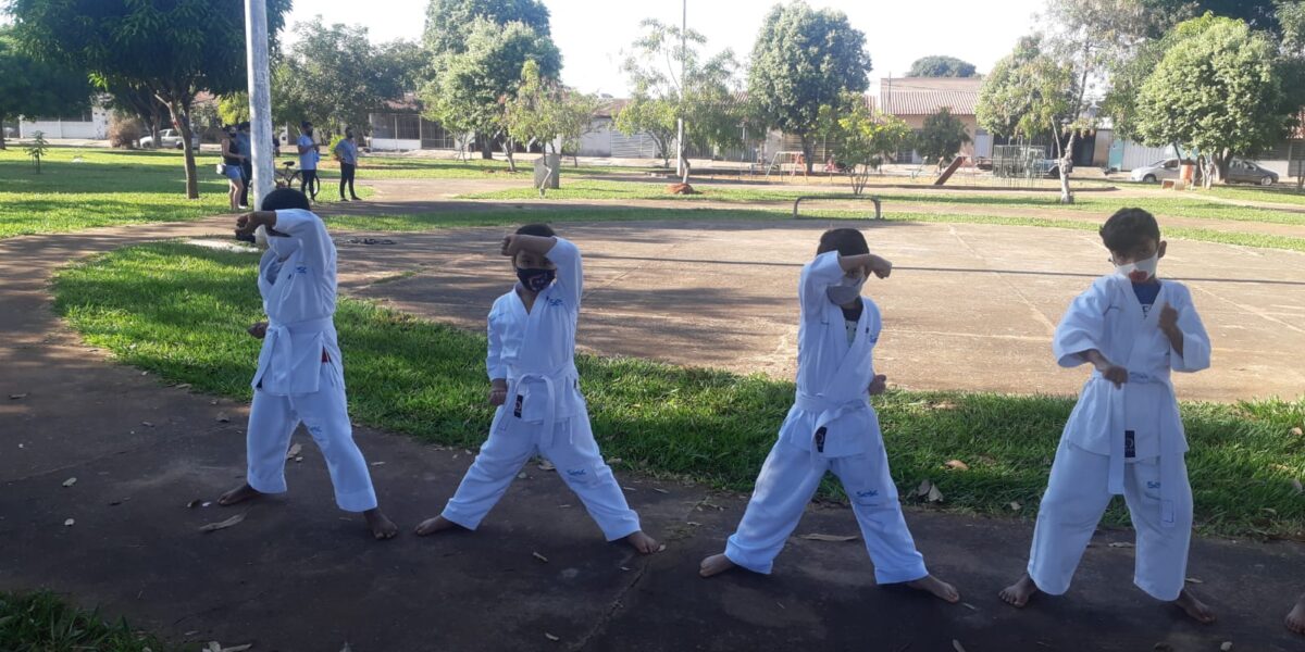 Alunos do Projeto Construindo Campeões vão participar do Campeonato Goiano de Karatê