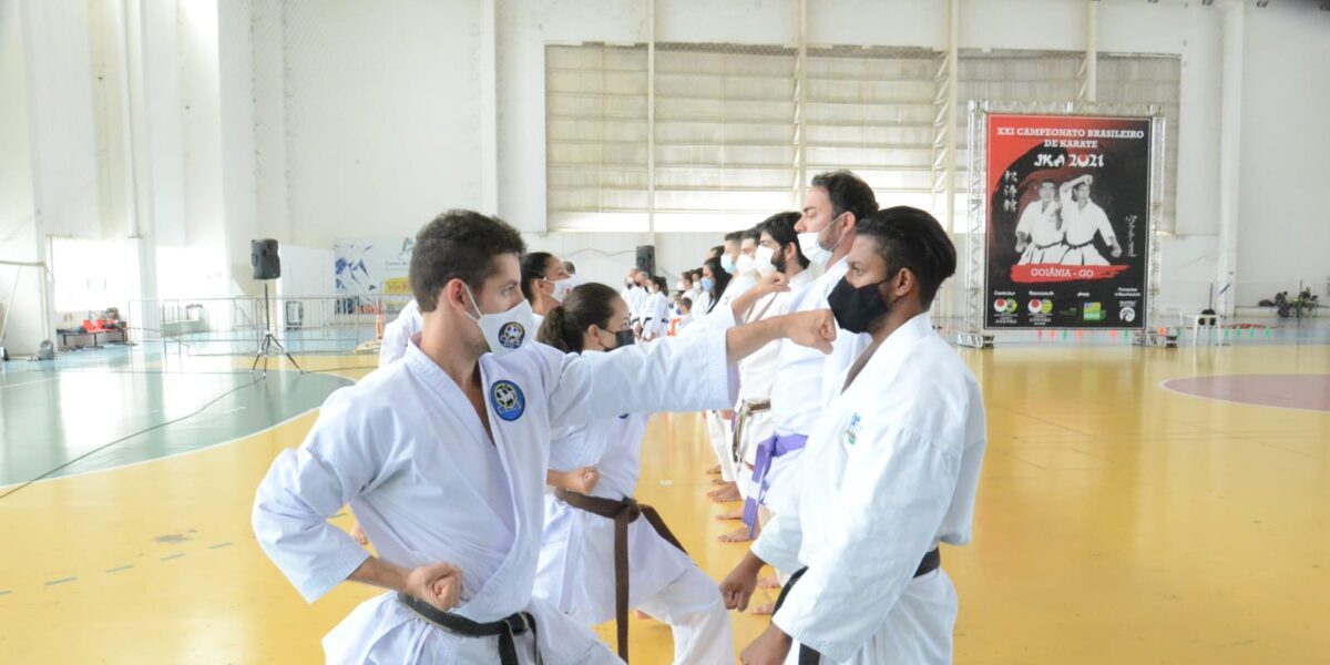 Com cursos e competições, Centro de Excelência do Esporte recebe Campeonato Brasileiro de Karatê JKA