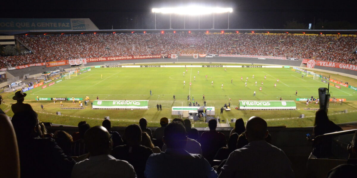 Com quase 30 mil torcedores nas arquibancadas, Serra Dourada recebeu confronto entre Vila Nova e Fluminense, pela Copa do Brasil