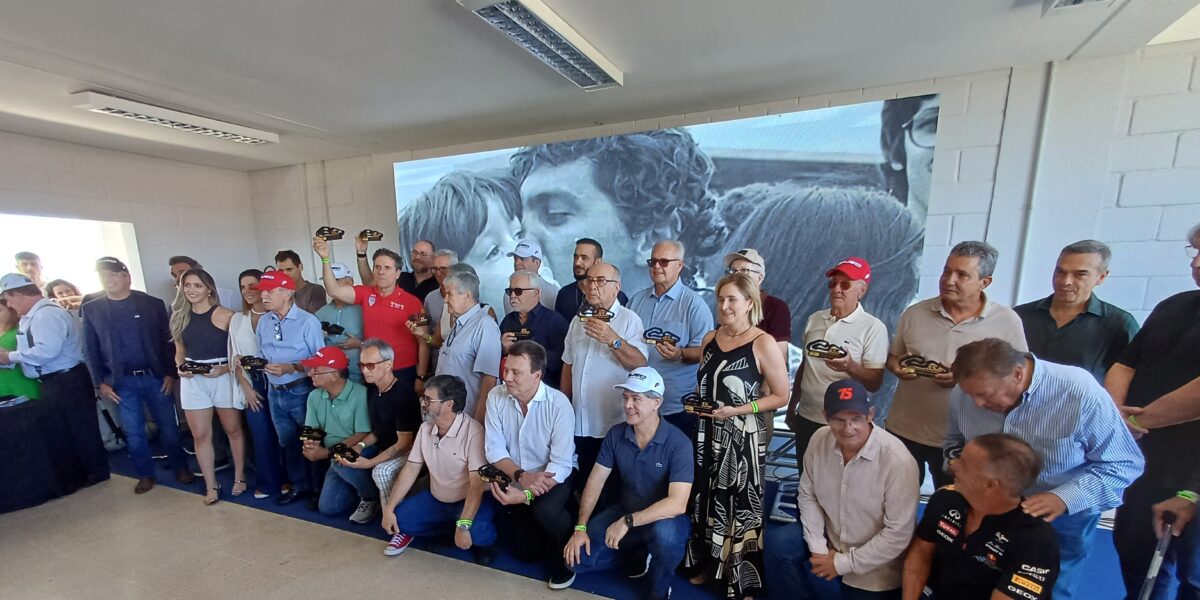 Mês de aniversário do Autódromo inicia com homenagens do automobilismo