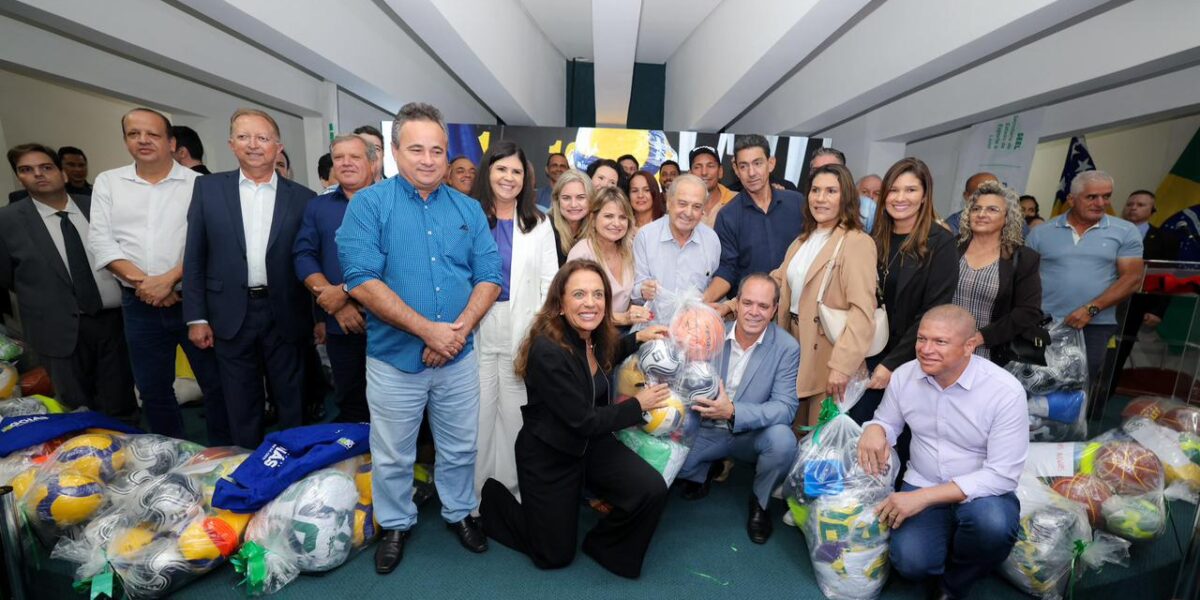 Governo de Goiás entrega R$ 1,5 milhão em material esportivo para municípios goianos