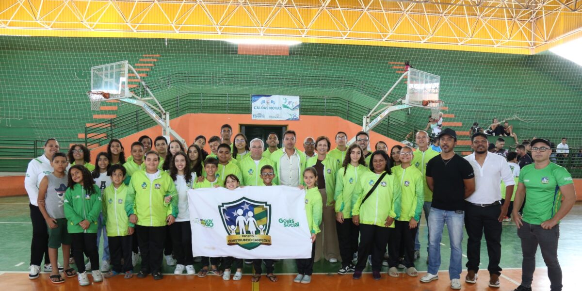 Governo de Goiás realiza entregas de materiais esportivos em Caldas Novas e Rio Quente