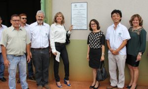 Presidente da Fapeg, Zaira Turchi, vice-reitora da UniRV, Maria Flavina Costa, e professores da instituição.