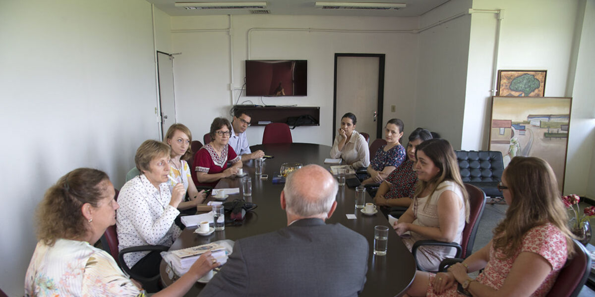 UFG recebe representantes de universidade do Reino Unido