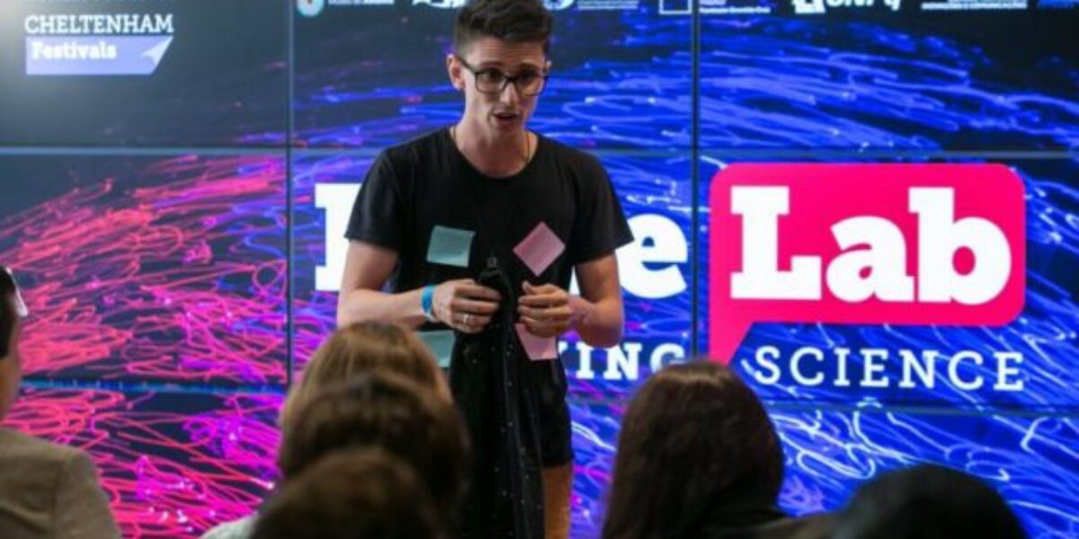 Bolsista da Fapesp vence FameLab Brasil 2018