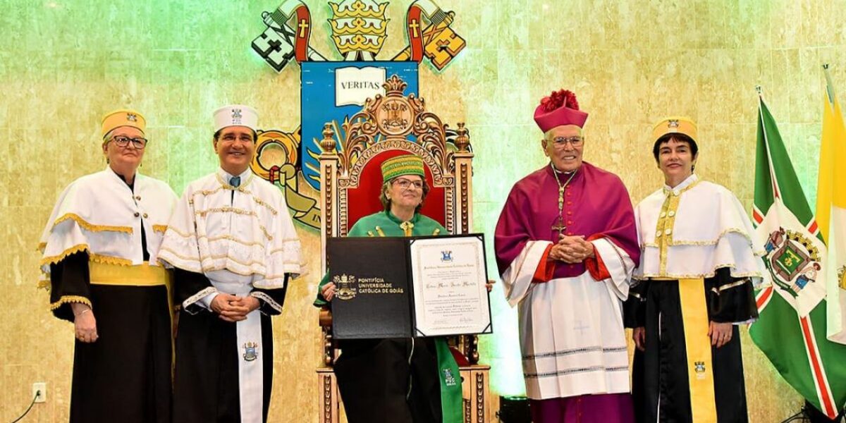 Cientista ganha título doutora honoris causa na PUC Goiás