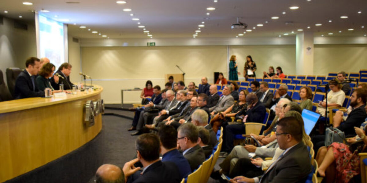 Primeiro dia do Fórum do Confap em Brasília destaca ações com parceiros e homenagens