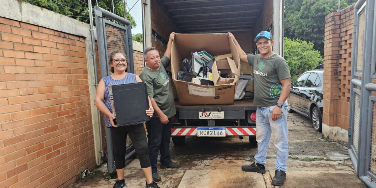 Fapeg entrega sucata eletrônica para o Programa Sukatech