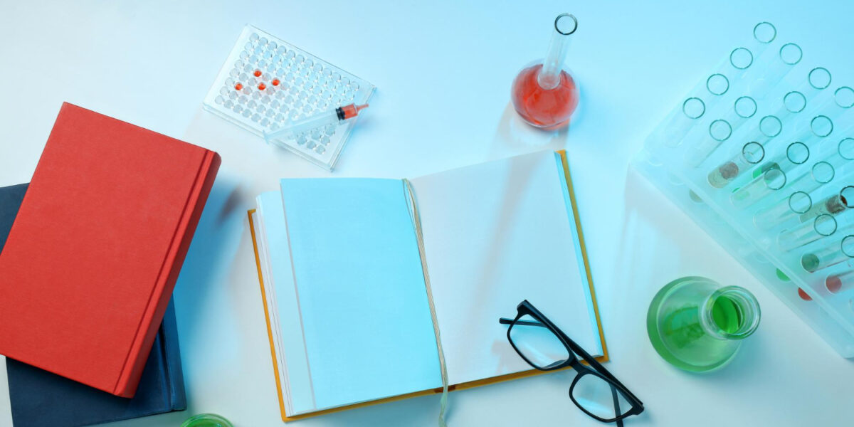 Fapeg lança edital de apoio à produção de livros técnicos-científicos