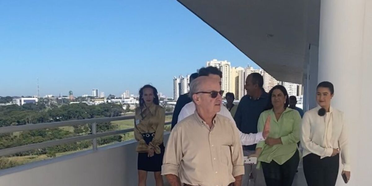 João Niemeyer visita CCON e conhece propostas do Governo de Goiás para o local