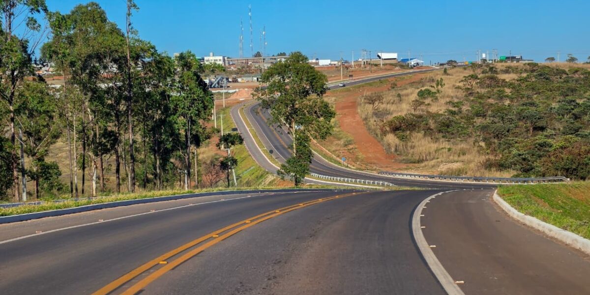 Pavimentação da GO-309, entre Cristalina e Minas Gerais, é inaugurada