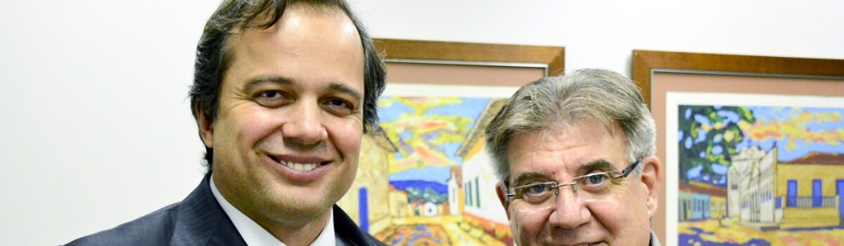 Secretário André Clemente em reunião de trabalho com o Senador Cyro Miranda
