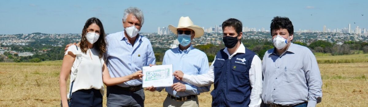 “Nasce hoje o Hospital de Câncer de Goiás”, anuncia Caiado em vistoria à área doada pela Embrapa