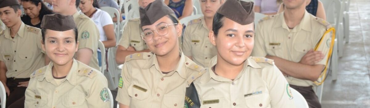 Governo de Goiás cria Bolsa Uniforme para alunos de colégios militares