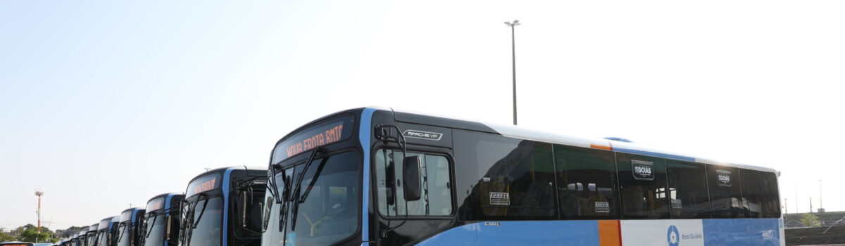 Governo de Goiás entrega 132 novos ônibus do transporte coletivo da Grande Goiânia