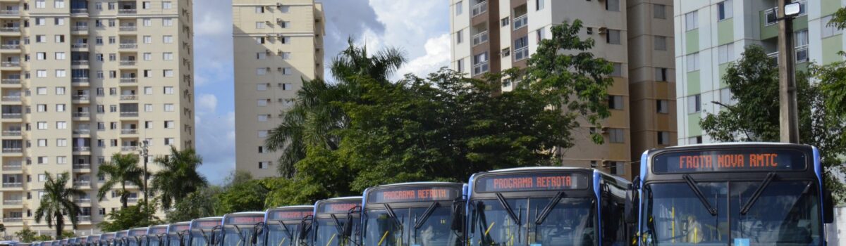 Governo de Goiás entrega mais 46 ônibus em evento com presença do ministro das Cidades nesta segunda (16/12)