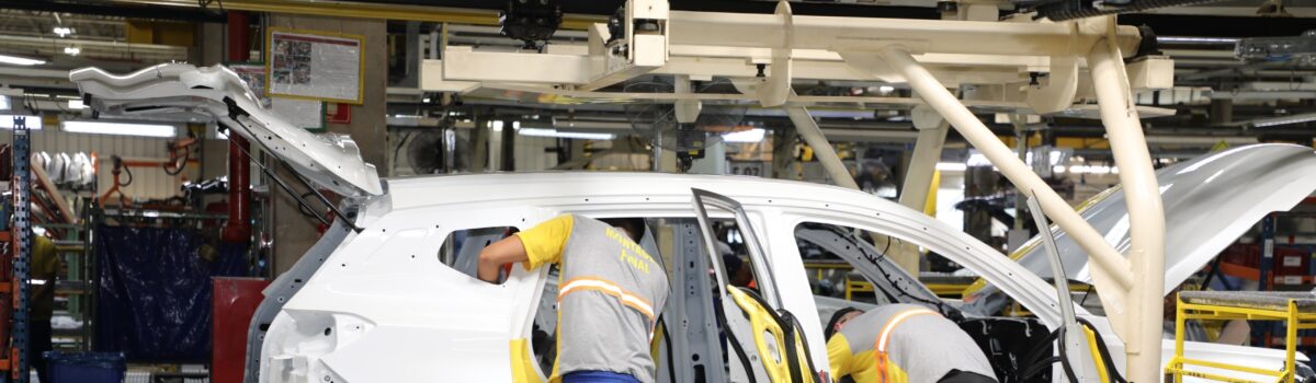 Fabricação de veículos em Goiás puxa alta da indústria em agosto