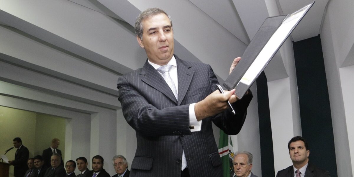 José Eliton é empossado na presidência do Femep