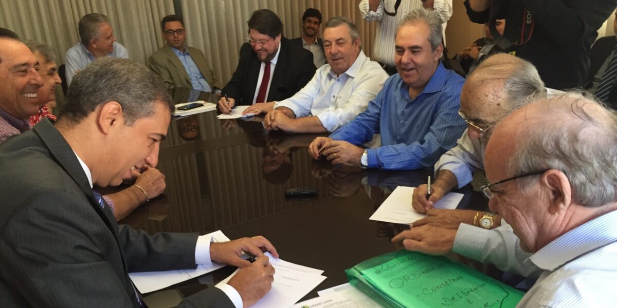 Termo de cooperação assinado entre Governo e Fundepec fortalece Agrodefesa