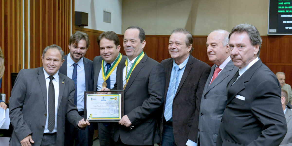 Pontes prestigia homenagem da Alego a Anápolis pelos seus 110 anos