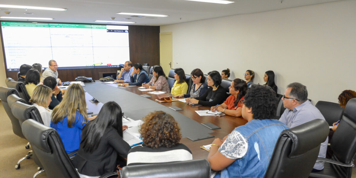 SED pactua mais de 2 mil vagas do Pronatec para Goiás