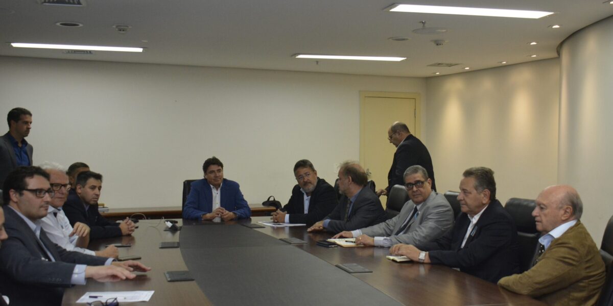 Empresa de gás natural busca o senador Wilder Morais para anunciar a intenção de investir em Goiás