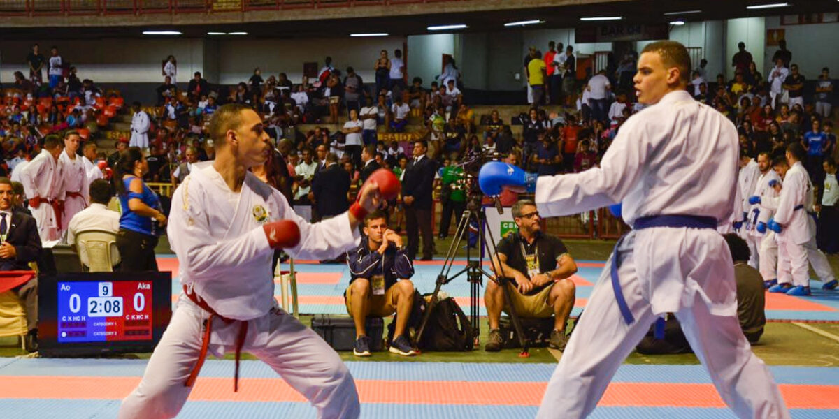 Servidor da SIC ganha torneio de karatê em Brasília