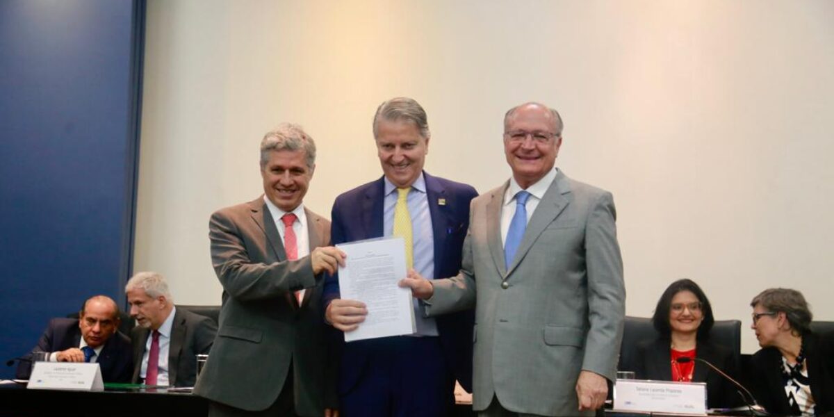 Goiás participa do lançamento da Política Nacional da Cultura Exportadora, em Brasília, e assina termo de adesão ao programa