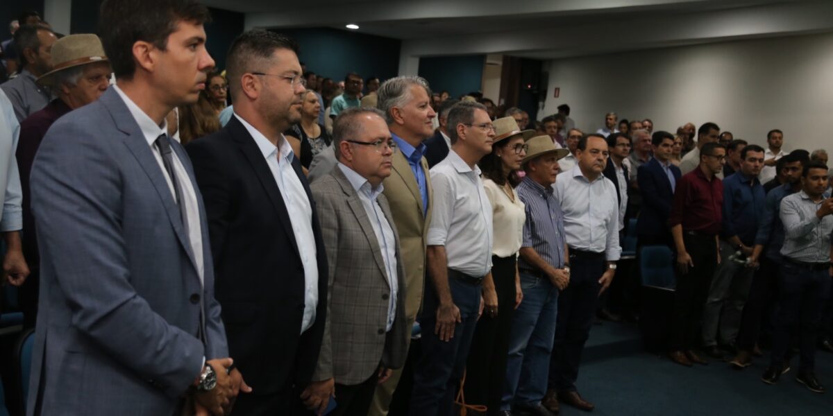 Governo de Goiás reúne 78 prefeitos em encontro voltado ao setor industrial