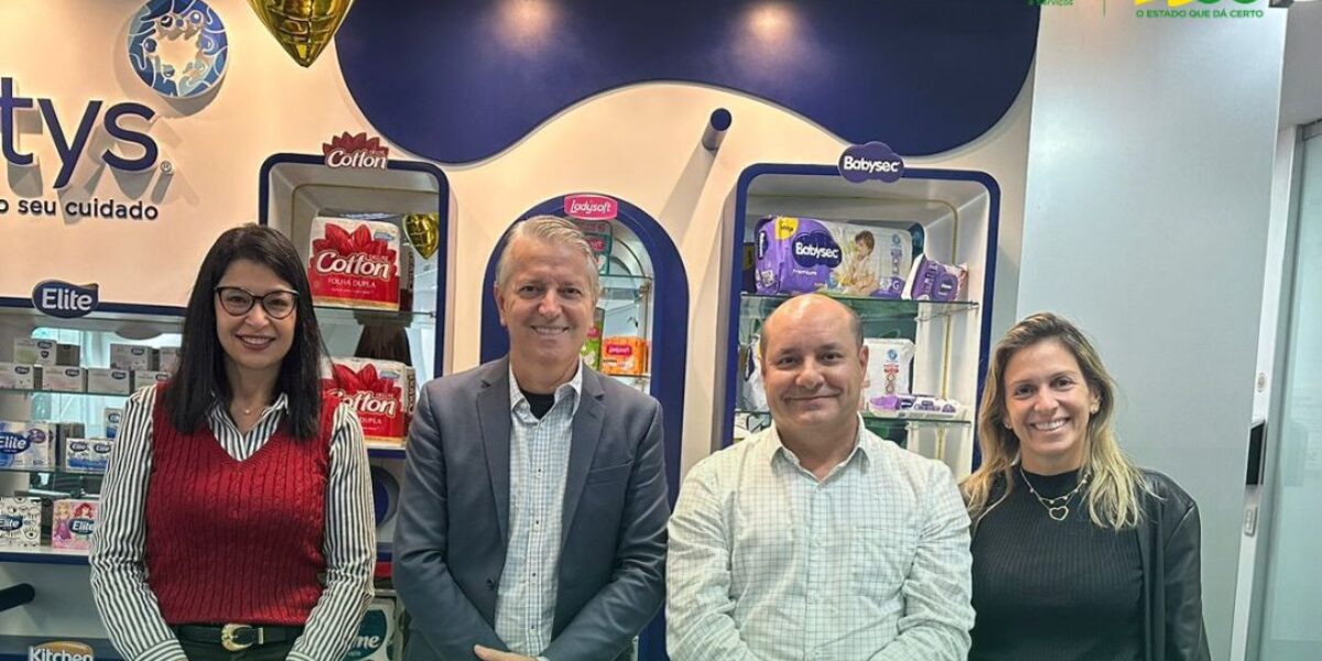 Titular da SIC visita fábrica da multinacional Softys, em São Paulo