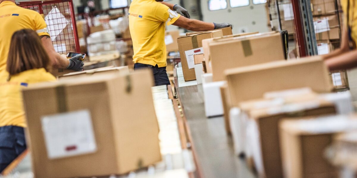 Goiás supera média nacional e cresce 4,4% no setor de serviços em fevereiro