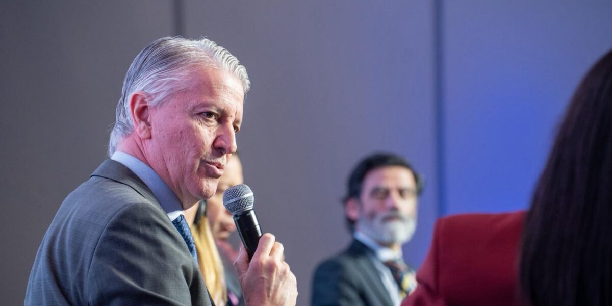 No Chile, Governo de Goiás fecha acordo com Banco Mundial para trazer missão internacional ao estado