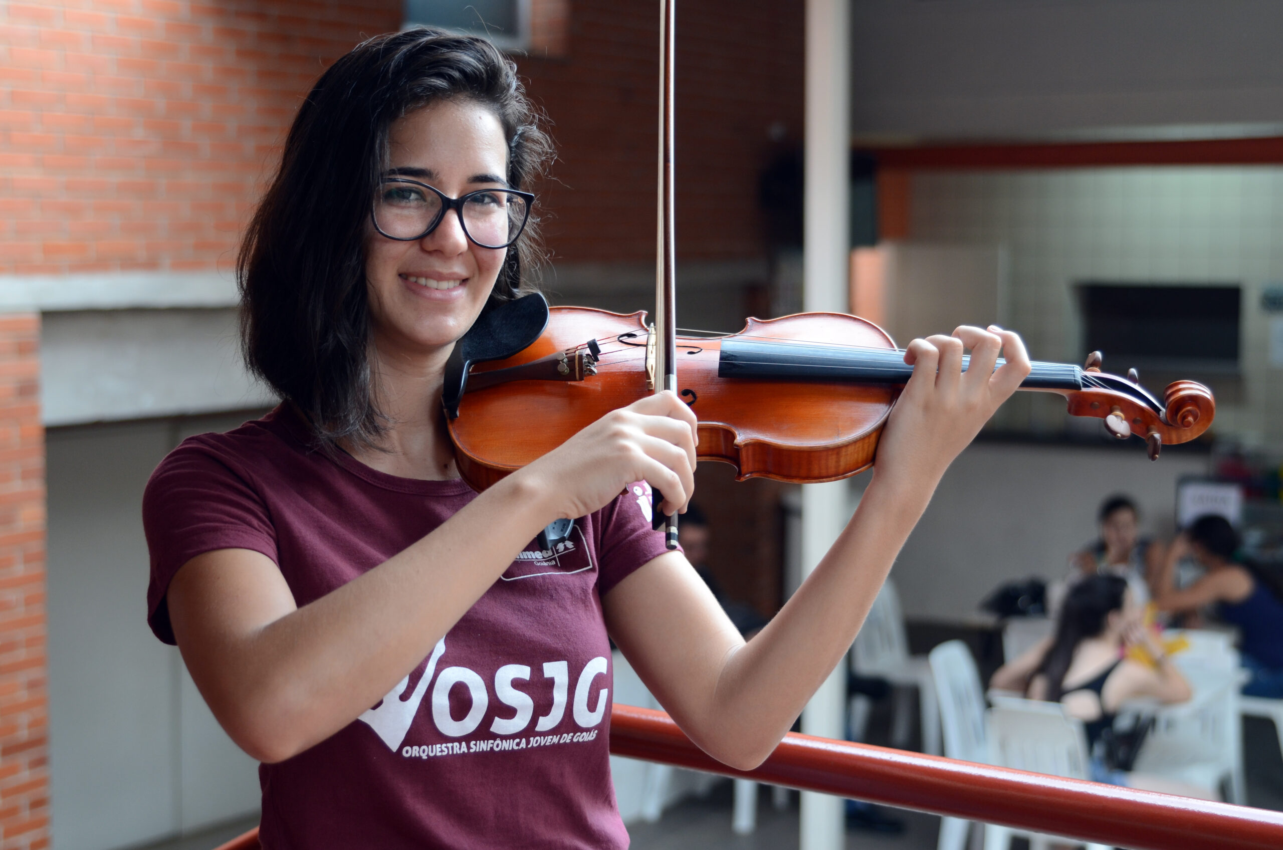 Violinista da Orquestra Jovem é selecionada para participar de festivais internacionais